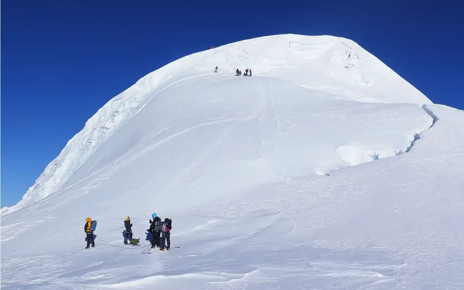 Which is Easier: Mera Peak or Island Peak?