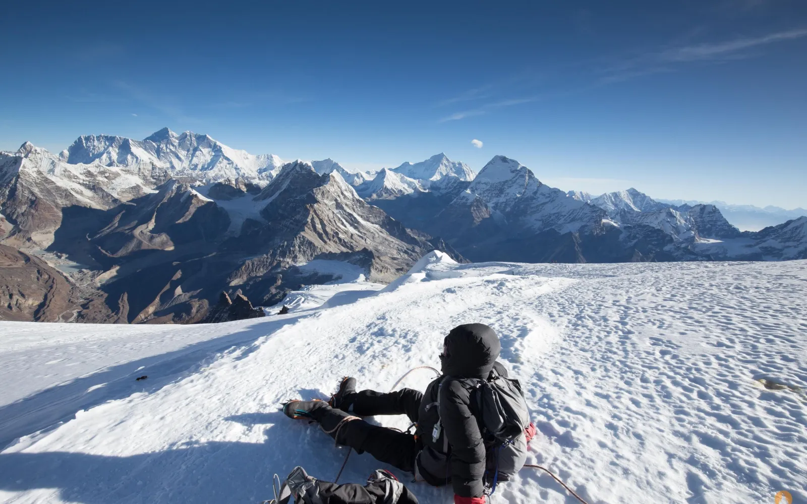 Solo Adventure in Nepal: Can You Summit Mera Peak Without Support?