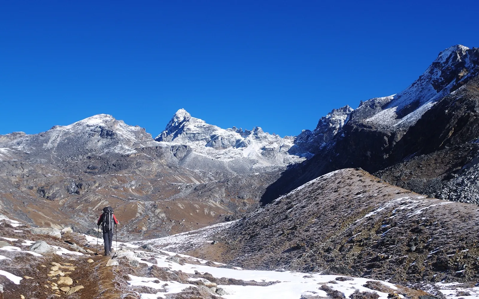Solo Female Trek to the Everest Base Camp Trek: Is It Really Possible?