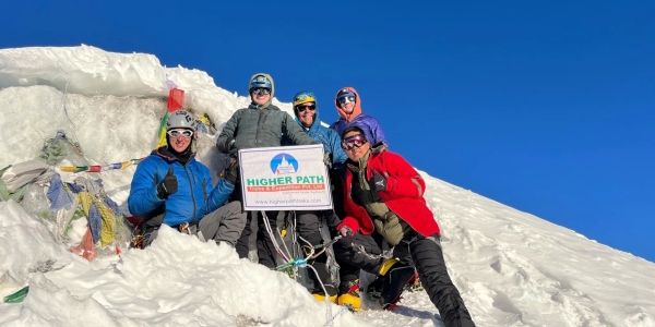 Best Trekking Peaks in Everest Region for Beginners