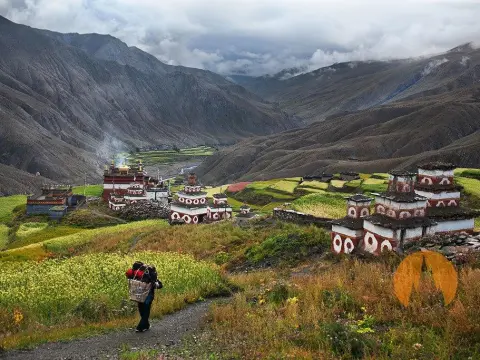 10 Essential Tips for an Unforgettable Upper Mustang Trek