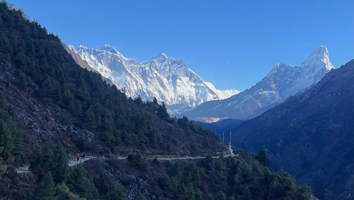 On the way to Deboche