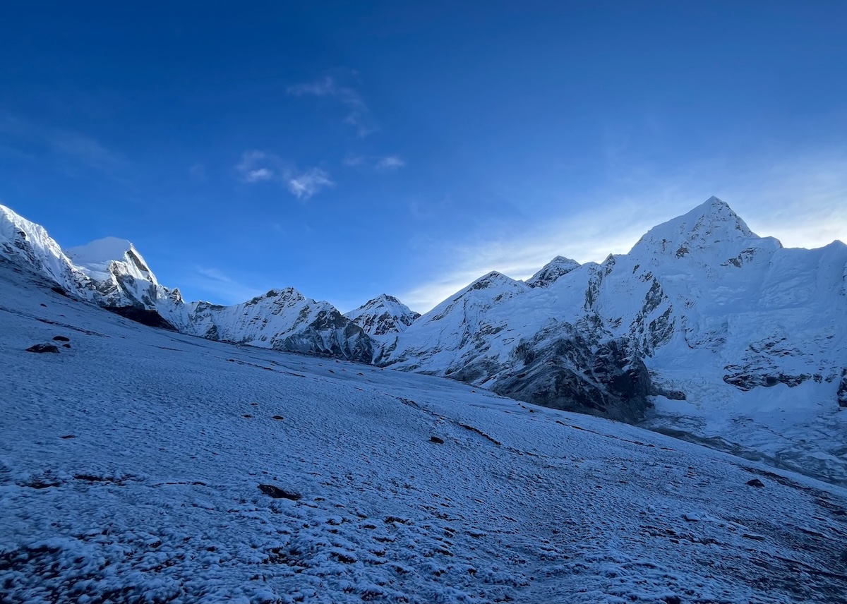 View from Kala Patthar, surrounding peaks with the Mount Everest