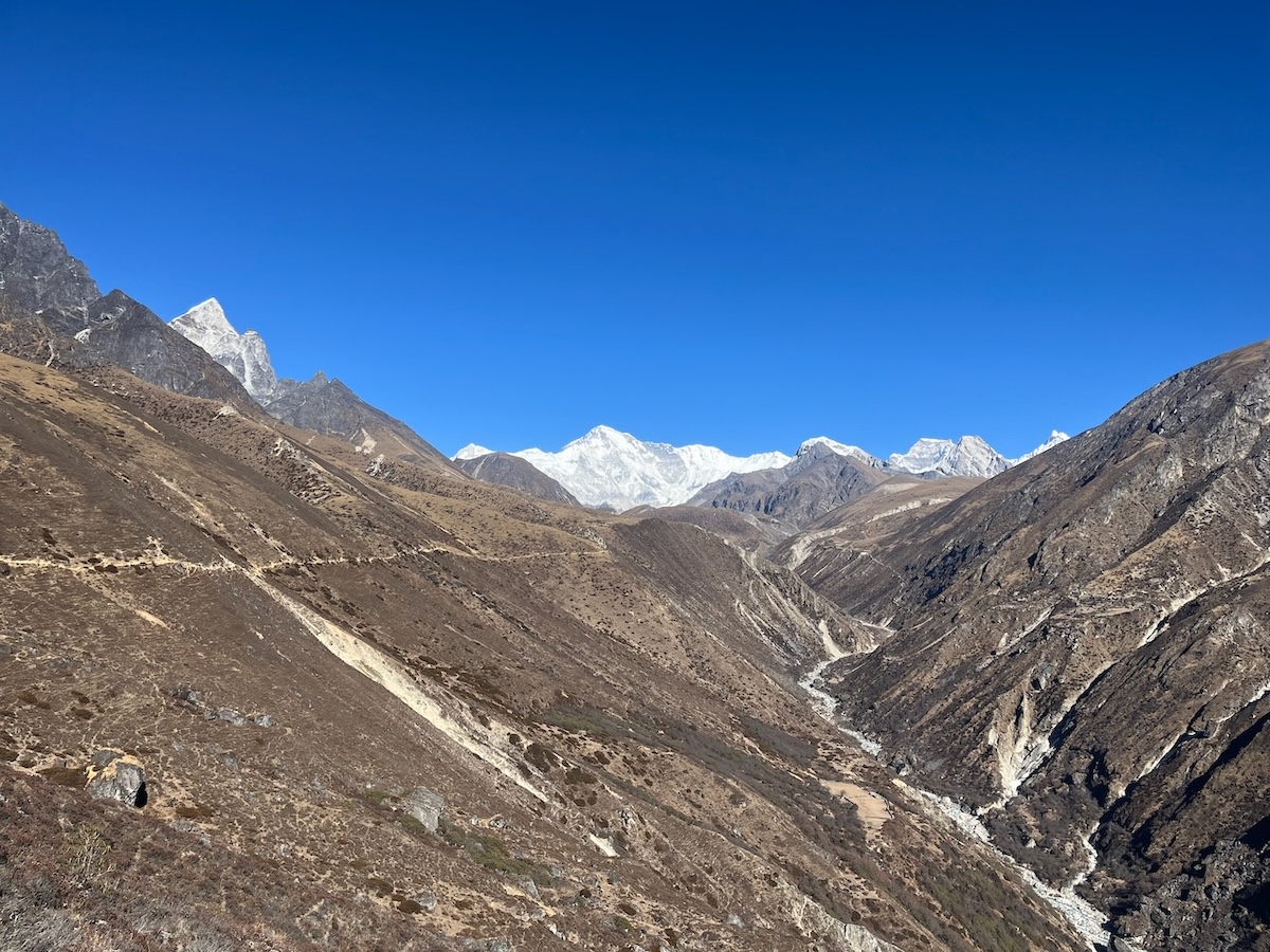 Mount Cho Oyo with Himalayan landscapes towards Machhermo, Gokyo Trek